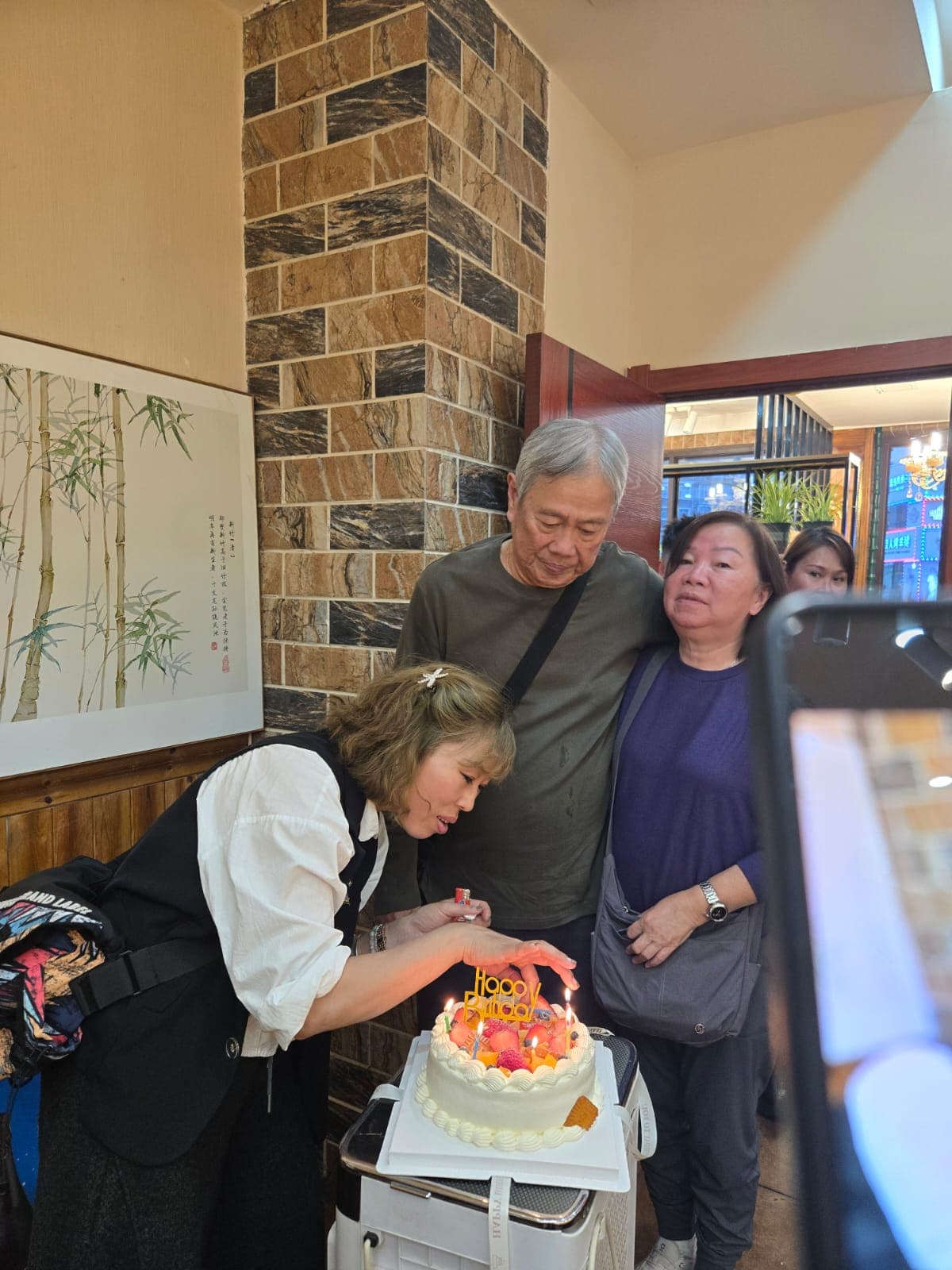 Birthday cake celebration on a JUN-AIR tour